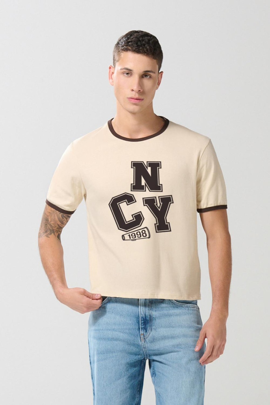 Camiseta college unicolor cuello redondo con contrastes