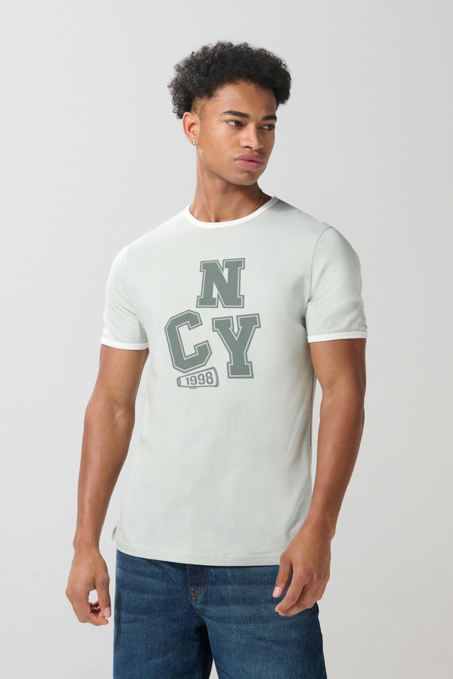 Camiseta college unicolor cuello redondo con contrastes
