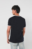 Camiseta cuello redondo unicolor college con contrastes