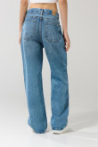 Jean tiro medio baggy azul con bota ancha y bolsillos