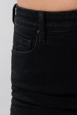 Jean negro jegging ajustado con bolsillos y súper tiro alto