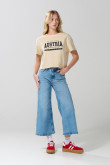 Camiseta unicolor con estampado college crop top