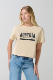 Camiseta unicolor con estampado college crop top