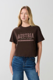 Camiseta unicolor con estampado college crop top