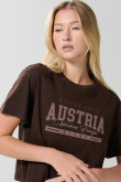 Camiseta unicolor con estampado college crop top