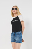 Camiseta college con manga ranglan en contraste unicolor