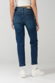 Jean mom con tiro súper alto azul oscuro y bota recta