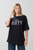 Camiseta oversize cuello redondo unicolor con texto college