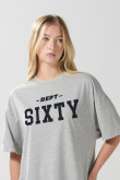Camiseta oversize cuello redondo unicolor con texto college