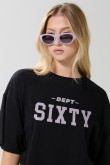 Camiseta oversize cuello redondo unicolor con texto college
