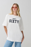 Camiseta oversize cuello redondo unicolor con texto college