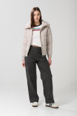 Chaqueta acolchada unicolor con cremallera y cuello alto