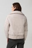 Chaqueta acolchada unicolor con cremallera y cuello alto