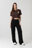 Camiseta café crop top oversize con diseño de Los Simpson