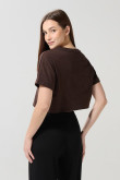 Camiseta café crop top oversize con diseño de Los Simpson