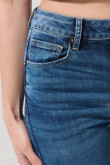 Jean push up tiro alto azul claro con realce y desgastes