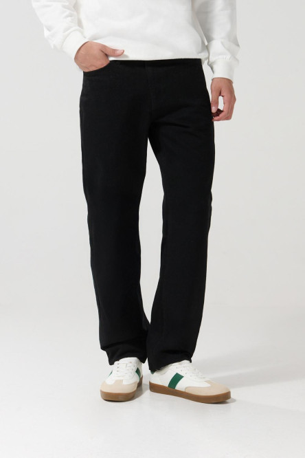 Jean 90´S tiro bajo con bota recta negro y bolsillos