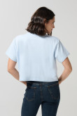 Camiseta unicolor crop top con texto minimalista