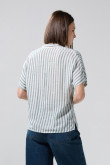 Blusa a rayas crema clara manga corta con botones
