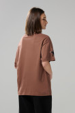 Camiseta oversize college café medio con cuello redondo