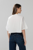 Camiseta crop top oversize crema con diseño de Mafalda