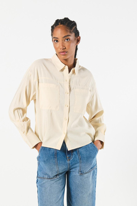 BLUSA  UNICOLOR CUELLO CAMISERO MANGA LARGA CON CHARRETERA