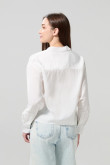 BLUSA  UNICOLOR CUELLO CAMISERO MANGA LARGA CON CHARRETERA