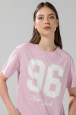 Camiseta para mujer manga corta, unicolor, hombro rodado, estampado en frente.