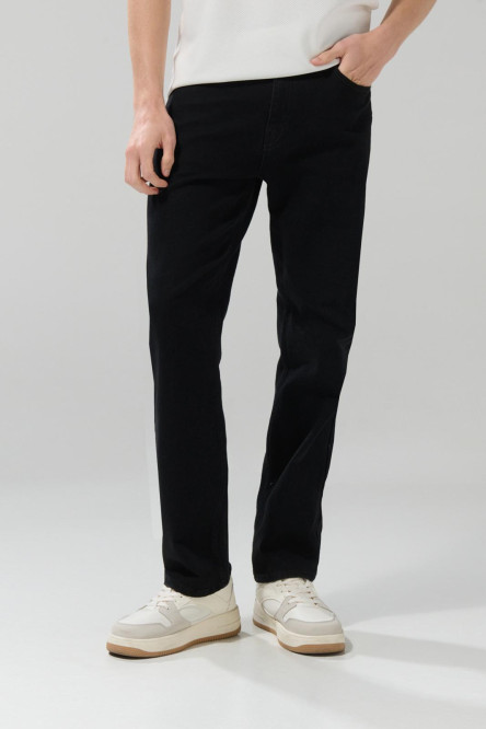 Jean straight leg bota recta negro con tiro bajo y bolsillos