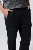 Pantalón en dril cargo unicolor con cintura ajustable