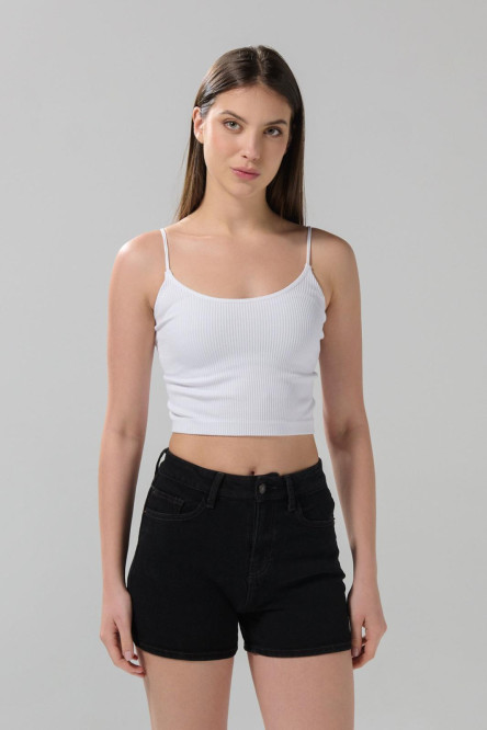 Short negro de jean con 5 bolsillos y tiro alto