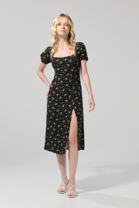 Vestido negro largo con flores estampadas y abertura