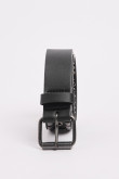 Cinturón sintético negro con taches metálicos