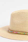 Sombrero fedora crema claro con chaquiras decorativas