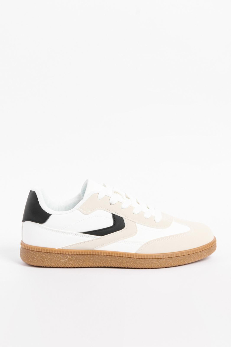 Tenis cremas casuales de suela plana con contrastes