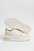 Tenis de plataforma cremas con paneles en contraste