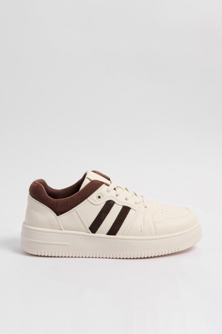 Tenis casuales cremas claros con contrastes cafés