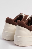 Tenis casuales cremas claros con contrastes cafés