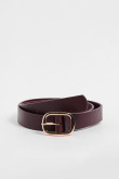 Cinturón vino tinto liso en color vino tinto con hebilla dorada