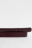 Cinturón vino tinto liso en color vino tinto con hebilla dorada