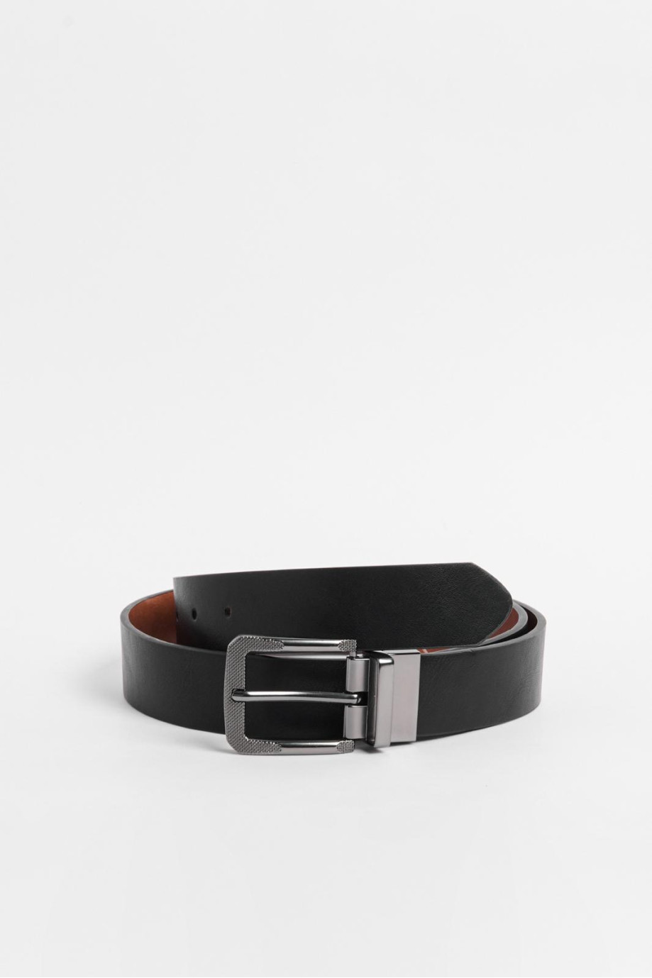 Cinturón reversible sintético negro con hebilla cuadrada