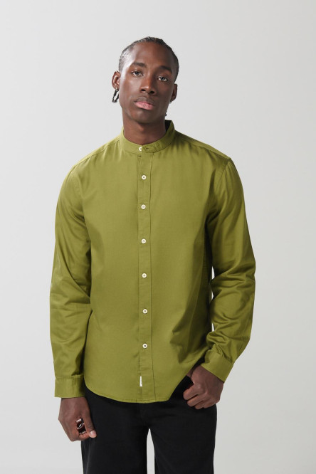 Camisa en algodón unicolor con botones y cuello nerú