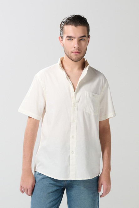 Camisa manga corta unicolor con cuello button down