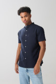 Camisa cuello nerú en algodón unicolor con manga corta