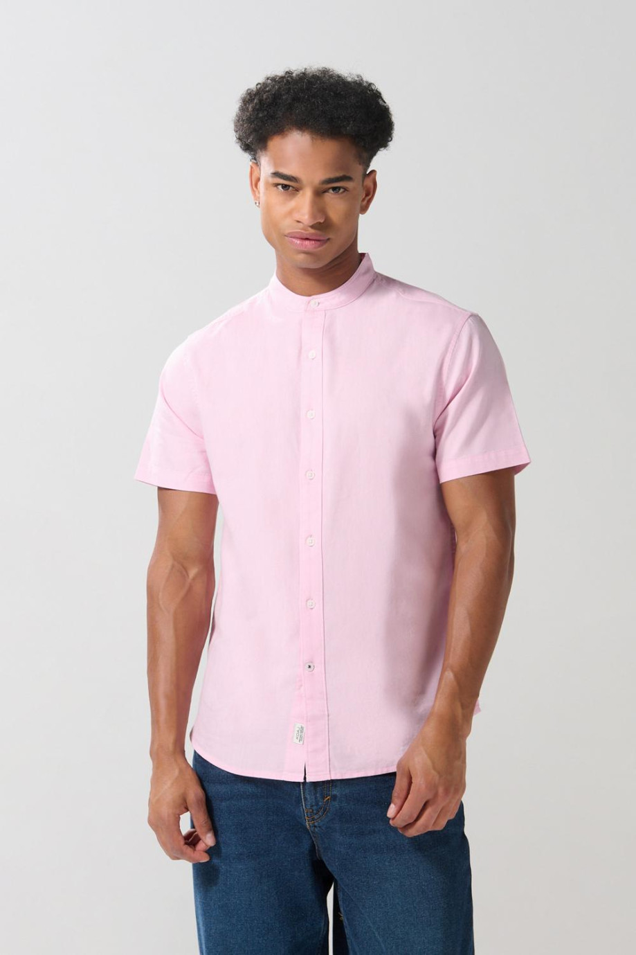 Camisa cuello nerú en algodón unicolor con manga corta