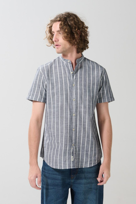 Camisa en algodón cuello nerú unicolor con diseño de rayas