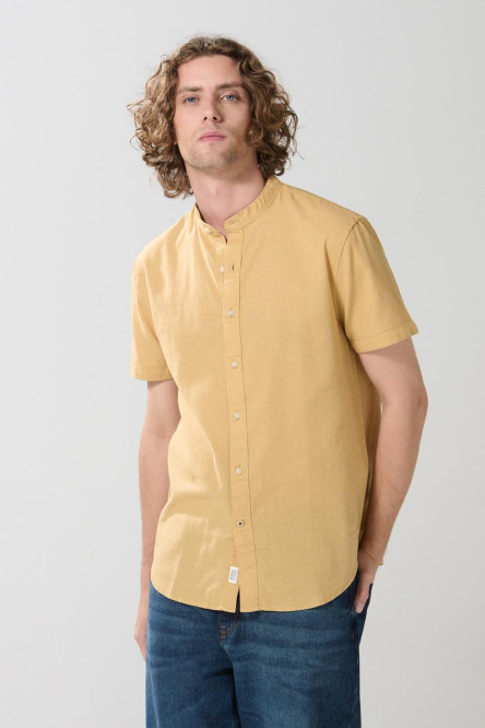 Camisa en algodón unicolor cuello nerú con botones