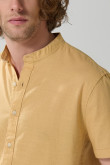 Camisa en algodón unicolor cuello nerú con botones