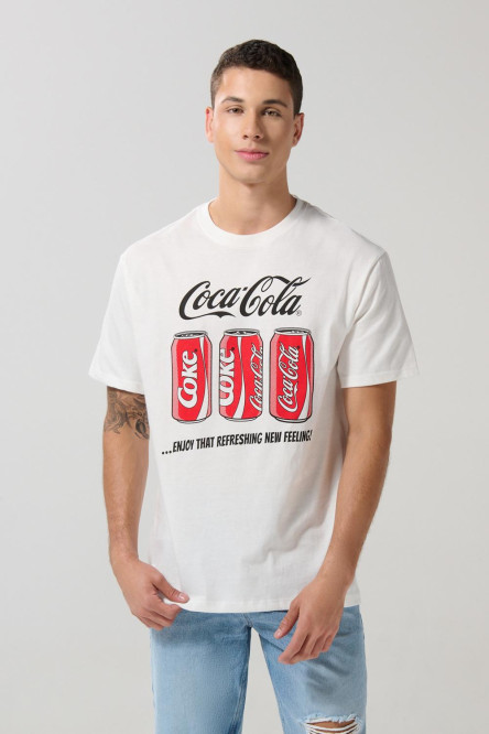 Camiseta crema cuello redondo con diseño de Coca-Cola