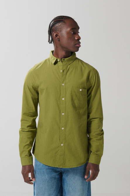 Camisa cuello sport collar unicolor en algodón con botones